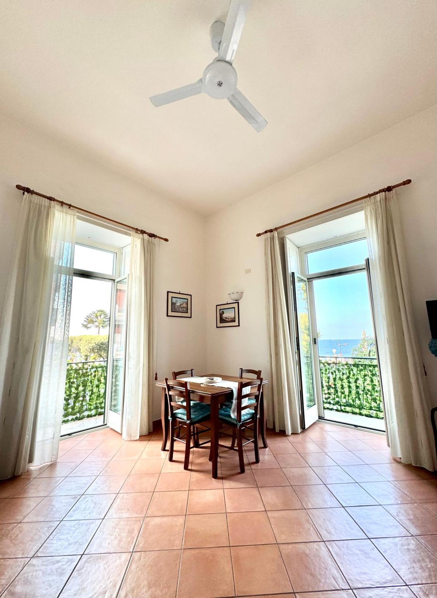 Uno Sguardo Sul Mare Villa Maiori Exterior foto